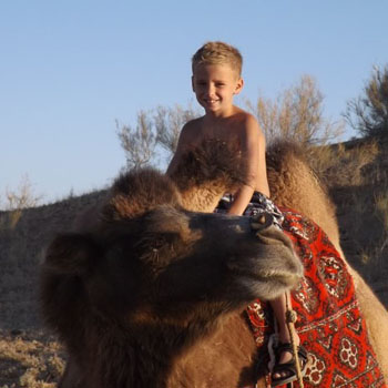 WCRU 01. On Baktrian camel through Kyzyl-Kum desert